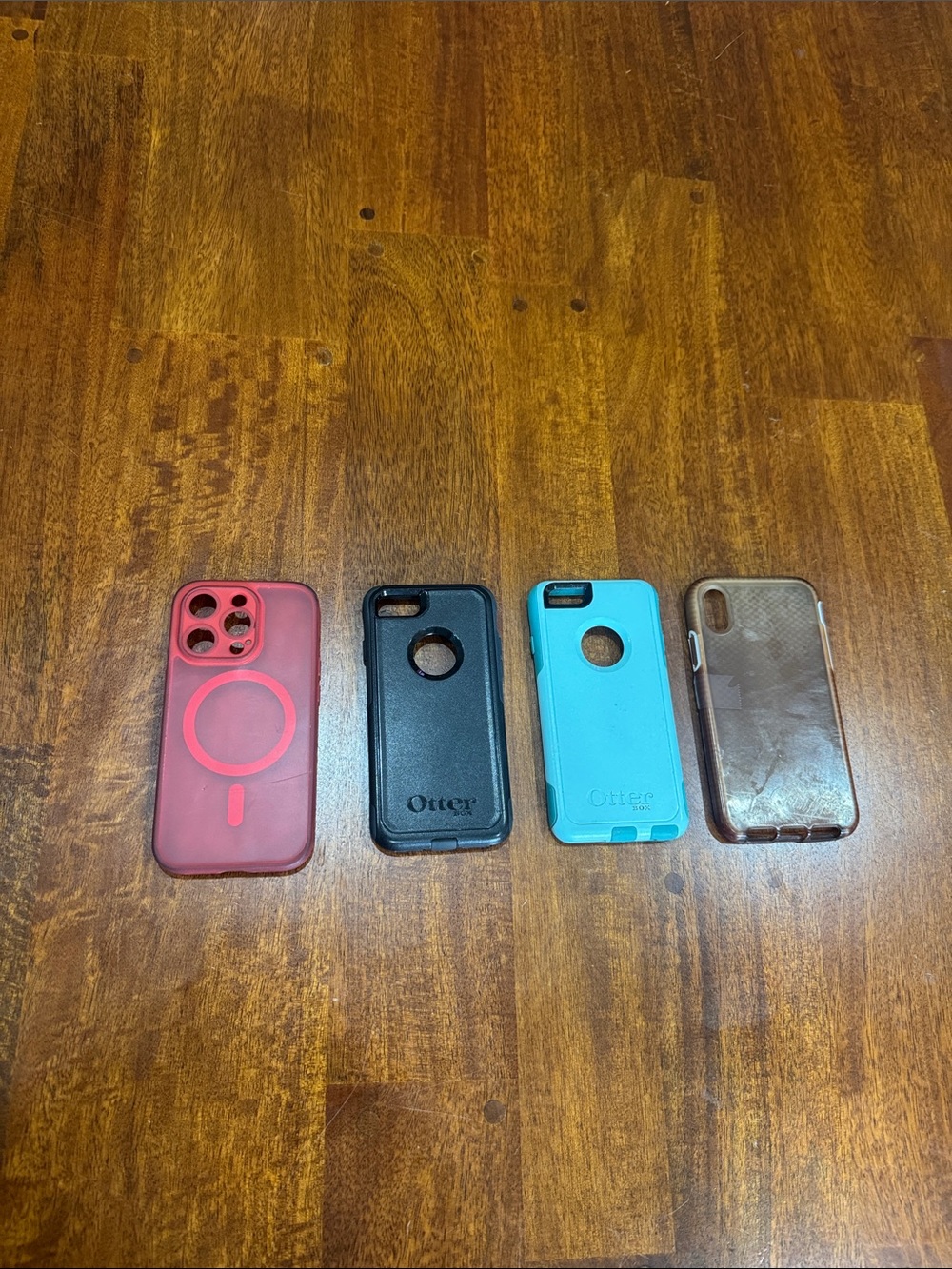 Lot of 4 iPhone cases 2 are OtterBox